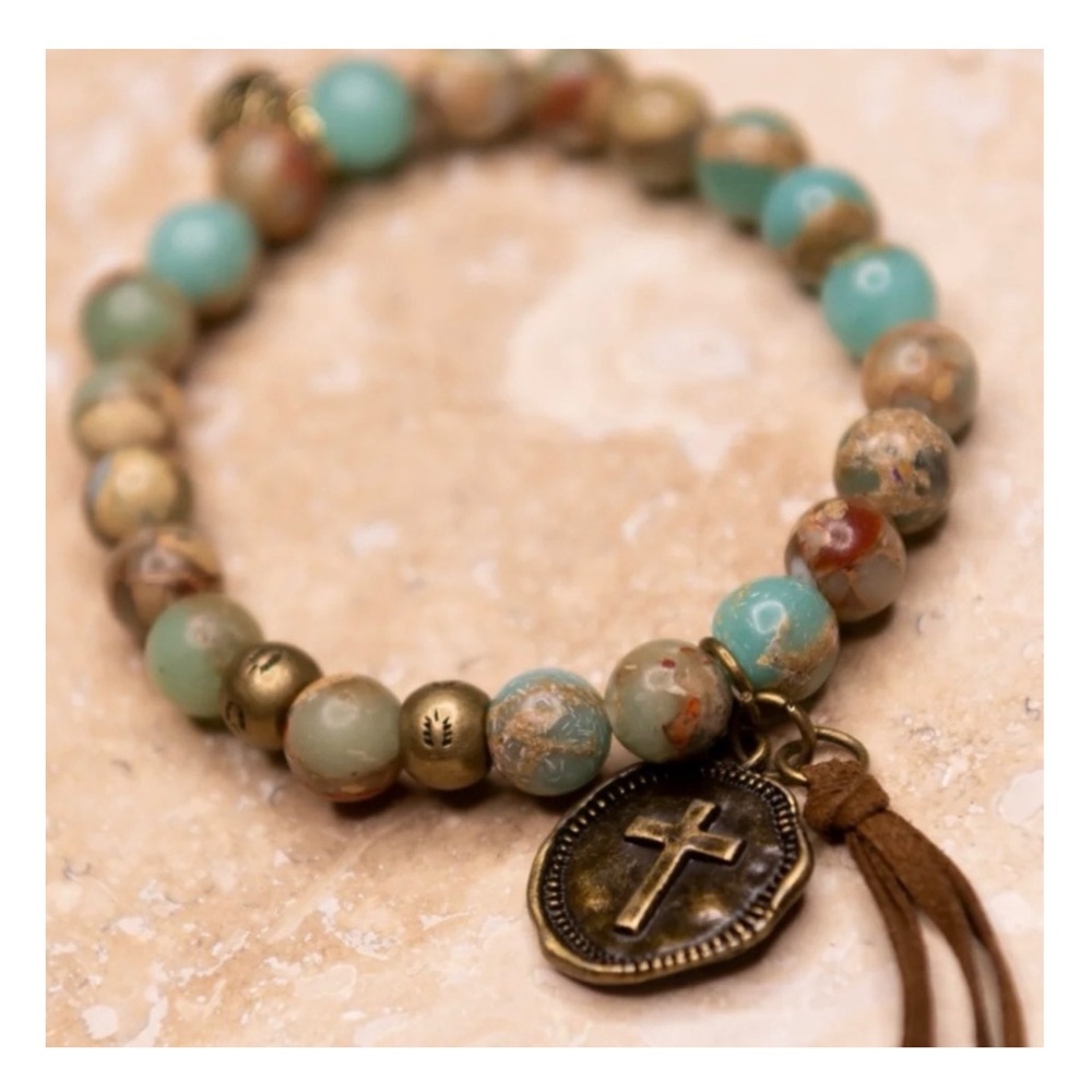 💝Boutique🤎Rustic Beaded Bracelet w/Cross Charm
